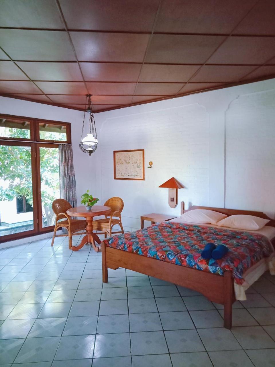 Rini Hotel Ловіна Екстер'єр фото
